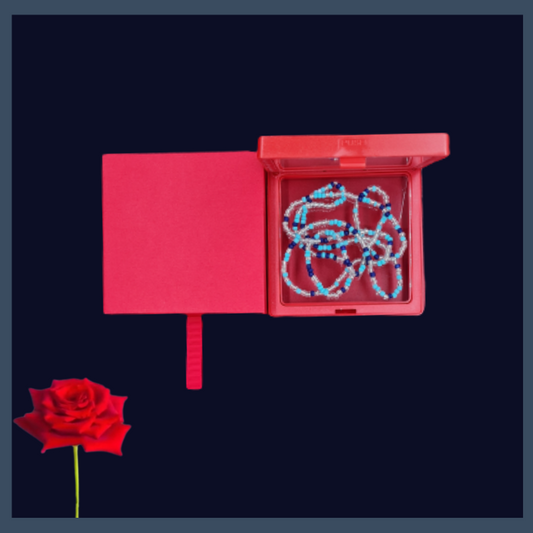 Schöne Taillenperle in delux rotem Geschenkbox zum Frauentag